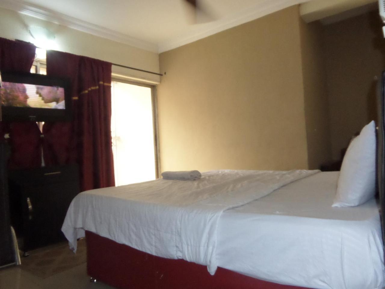 Ikeja Budget Hotel Buitenkant foto