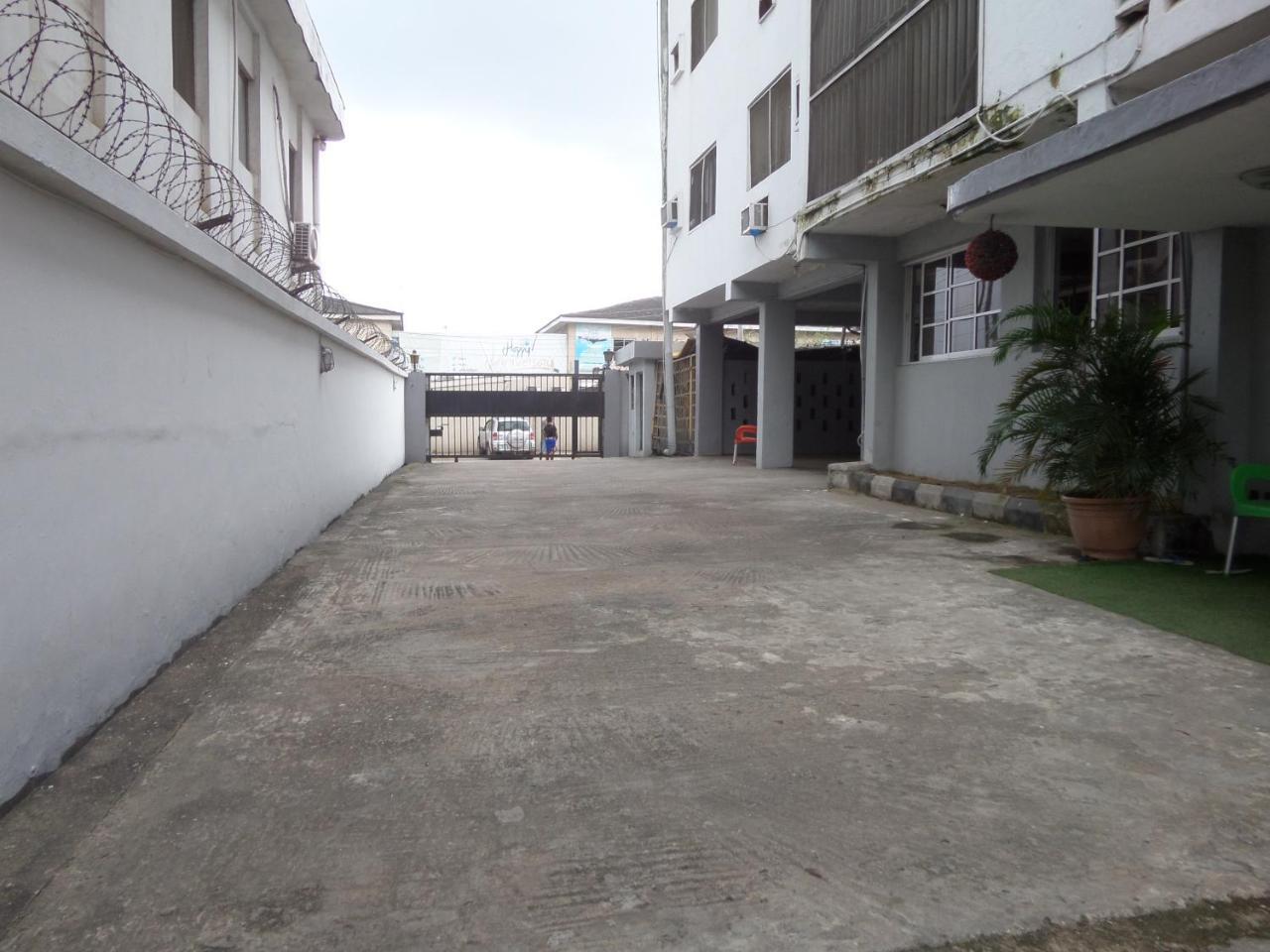 Ikeja Budget Hotel Buitenkant foto